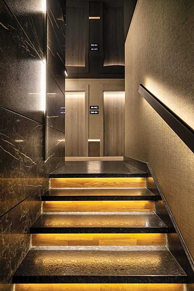 -- ESTE PARK HOTEL -- part of Urban Chic Luxury Design Hotels - Parking & Compliments - next to Shopping & Dining Mall Plovdiv