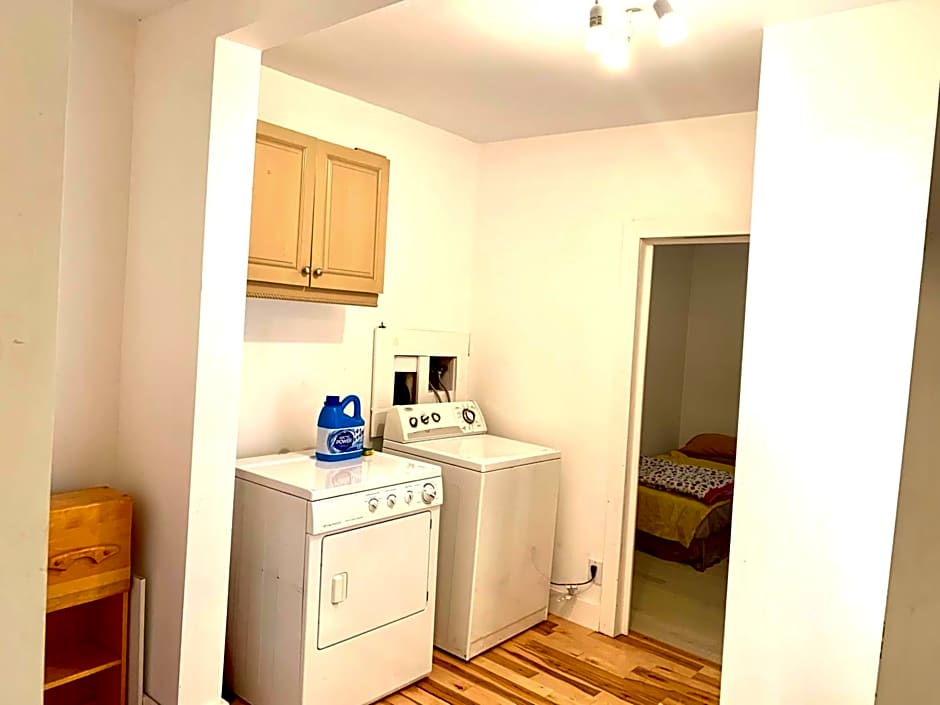 6 people, free parking, 1 minute river, Quebec city centre