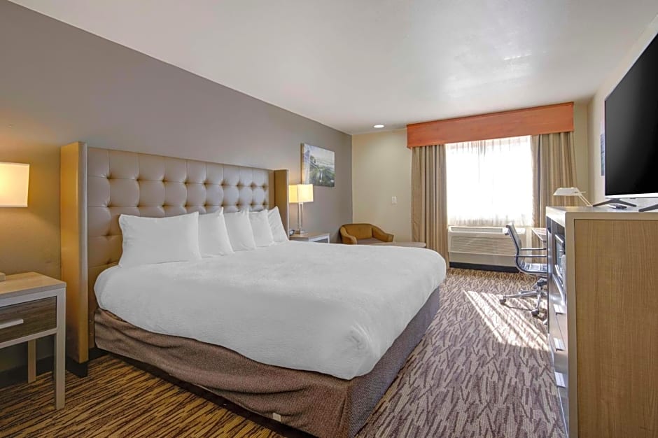 Best Western Plus Peppertree Airport Inn