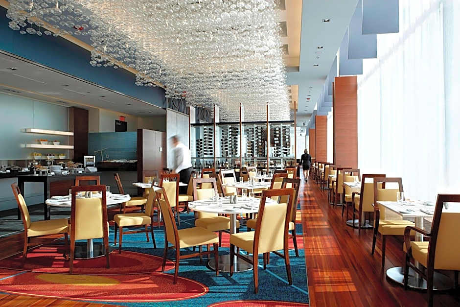 Montreal Airport Marriott In-Terminal Hotel