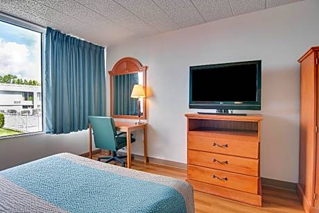 1 King Bed | Non-Smoking, Micfridge