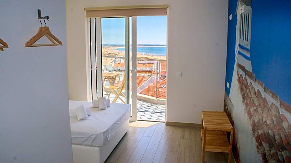 Topcity Hostel & Suites