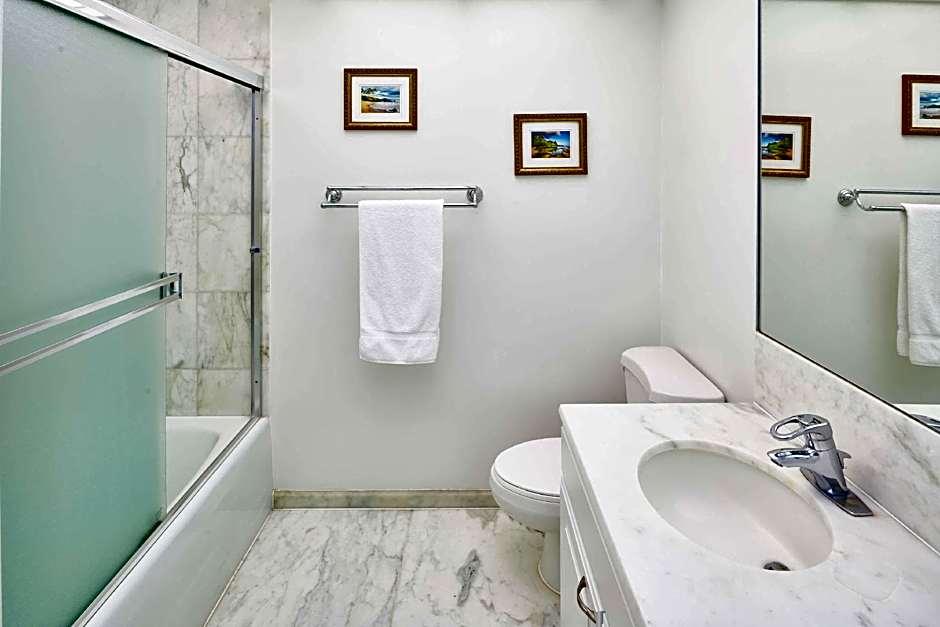 Photo 1 of 4 of 2 Bedroom Suite, Ocean front