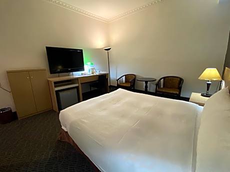 Economy Double Room with No Window