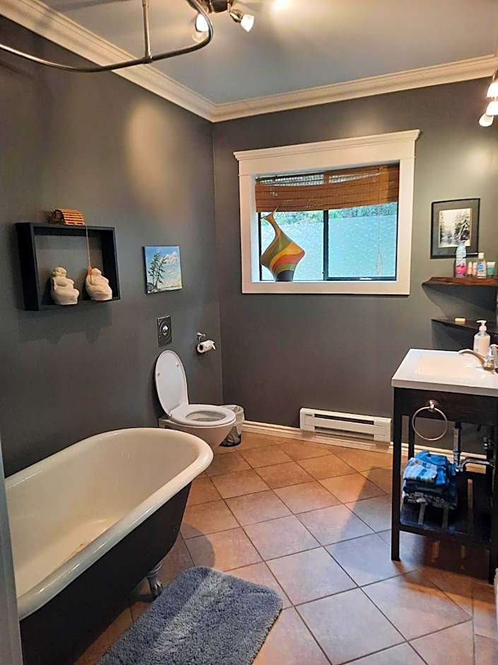 Beaver Hut Bed And Breakfast