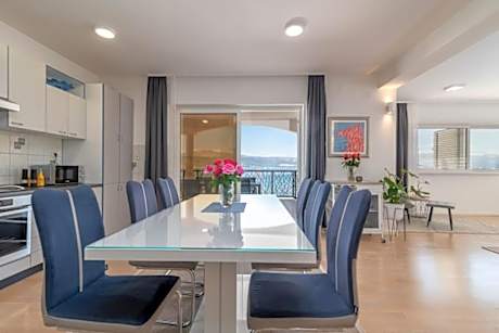 Beachfront Apartment with parking