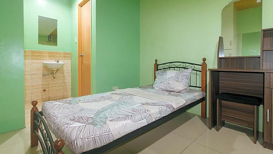 CM Apartelle Iloilo International Airport by RedDoorz