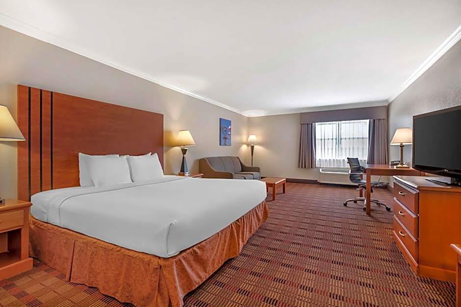 Best Western Clubhouse Inn & Suites