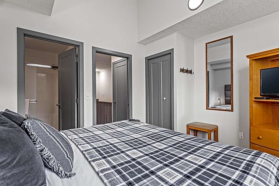 Mystic Chalet managed by Little Sister Getaways