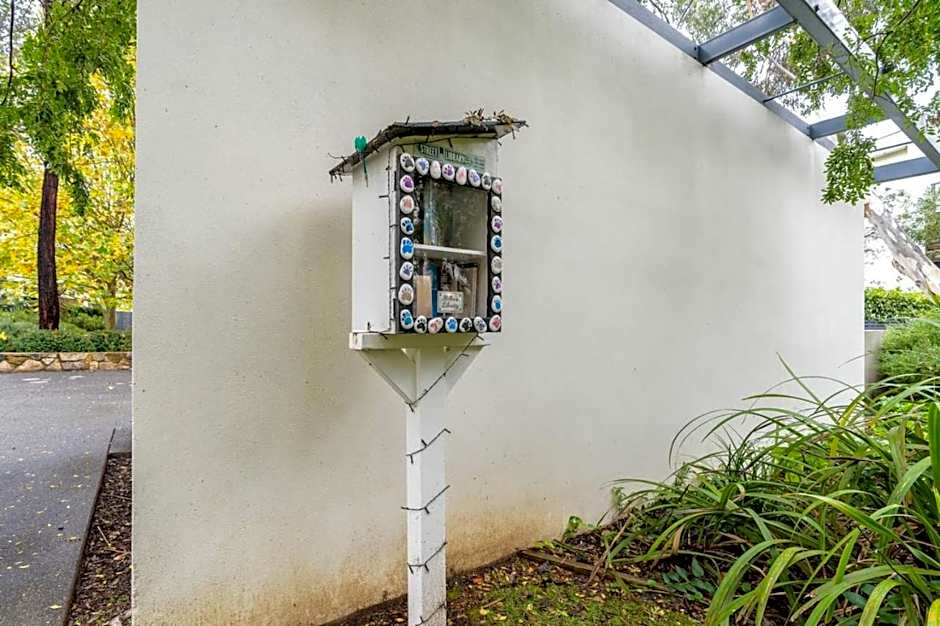 Gateway Apt in Kingston Central - Hosted by Canstay