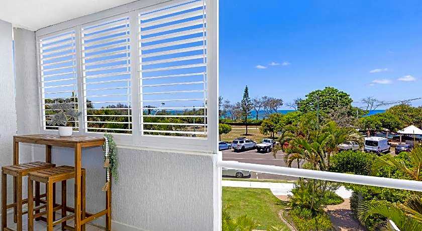 Sundeck Garden Apartments