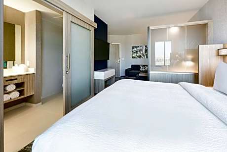 King Suite with Trundle Bed - Hearing Accessible