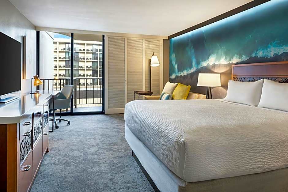 Courtyard by Marriott King Kamehameha's Kona Beach Hotel