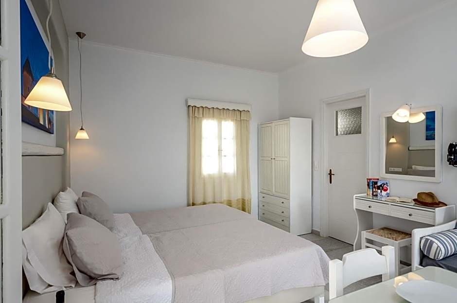 Birikos Studios & Apartments