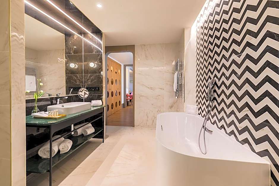 Barcelo Torre de Madrid