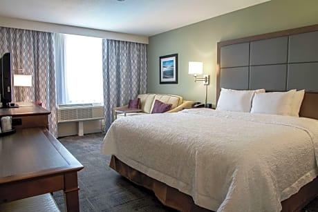 1 King W/Microwv/Fridge Nonsmoke