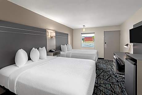 2 Queen Beds, Mobility Accessible Room, Bathtub w/ Grab Bars, Non-Smoking