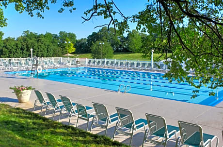 DoubleTree by Hilton Hotel St. Louis - Chesterfield