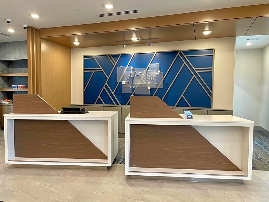 Holiday Inn Express and Suites Ft. Smith Airport By IHG