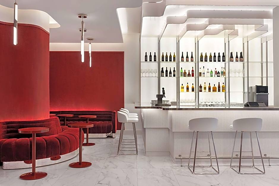 Revery Toronto Downtown, Curio Collection by Hilton