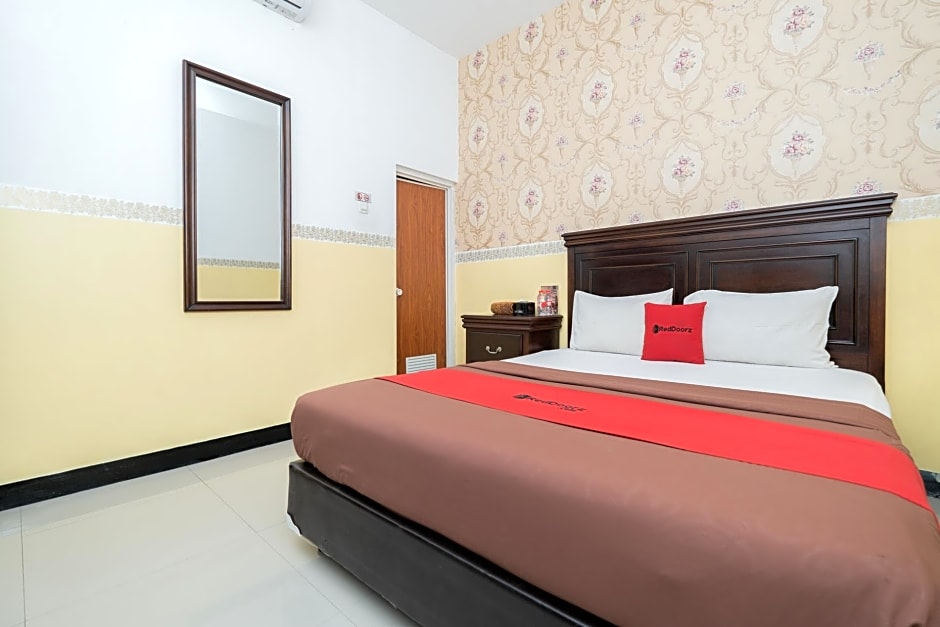 RedDoorz near Taman Krida Budaya Malang