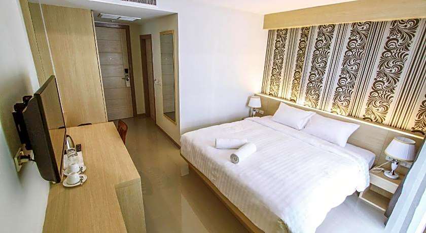 Ocean and Ole Patong