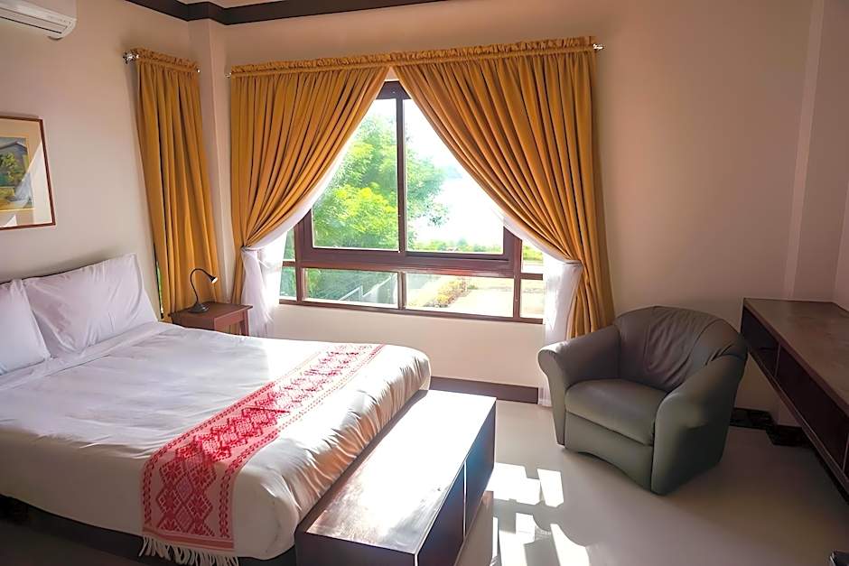 Veranda Suites and Restaurant