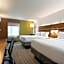 Holiday Inn Express & Suites Charlotte Arpt-Belmont By IHG