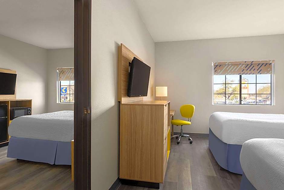 Days Inn & Suites by Wyndham Tucson/Marana