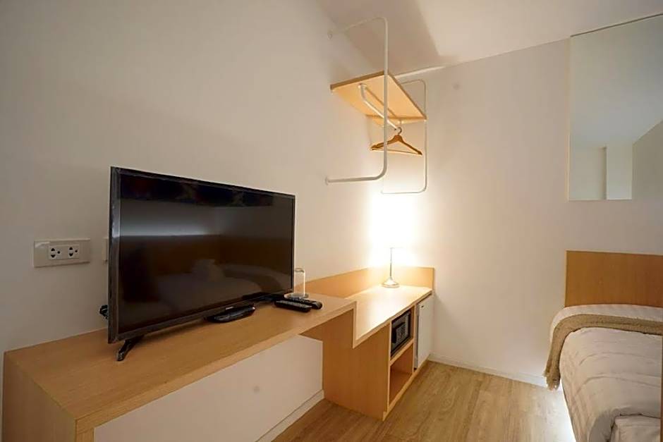 E11 Hotel - BTS Punnawithi