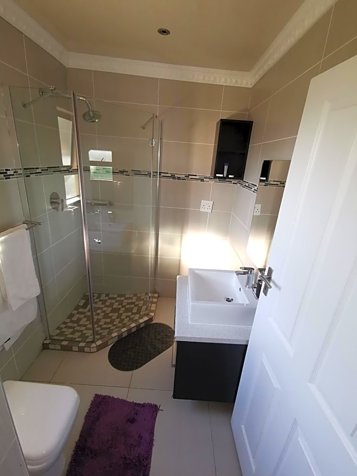 Lucolo Palace B&B - Mthatha