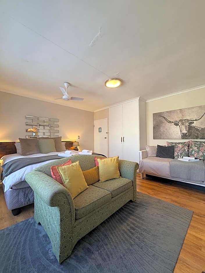 Dolphin Circle Bed and Breakfast