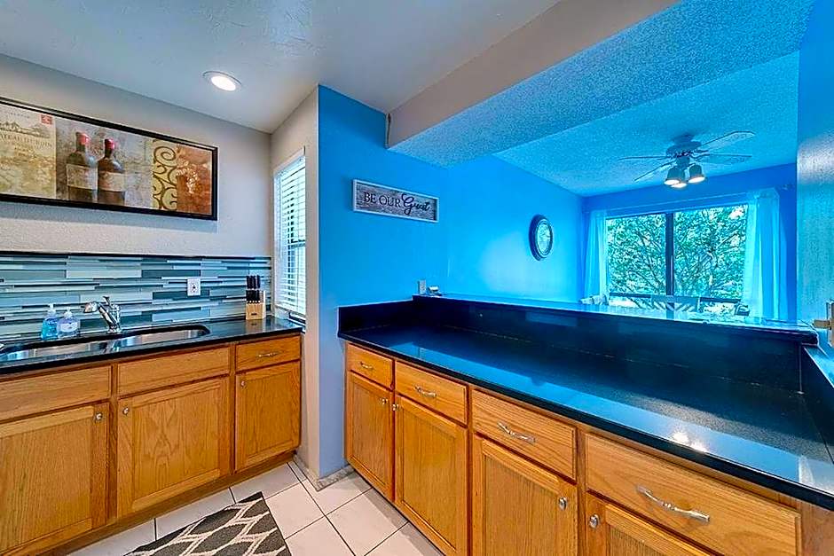 Siesta Key Beach - 2 Bedroom - 3 Beds - 3 Bathroom Duplex with Heated Swimming Pool