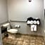 La Quinta Inn & Suites by Wyndham Louisville East