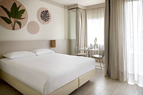 Superior Double Room (2 Adults + 1 Child)