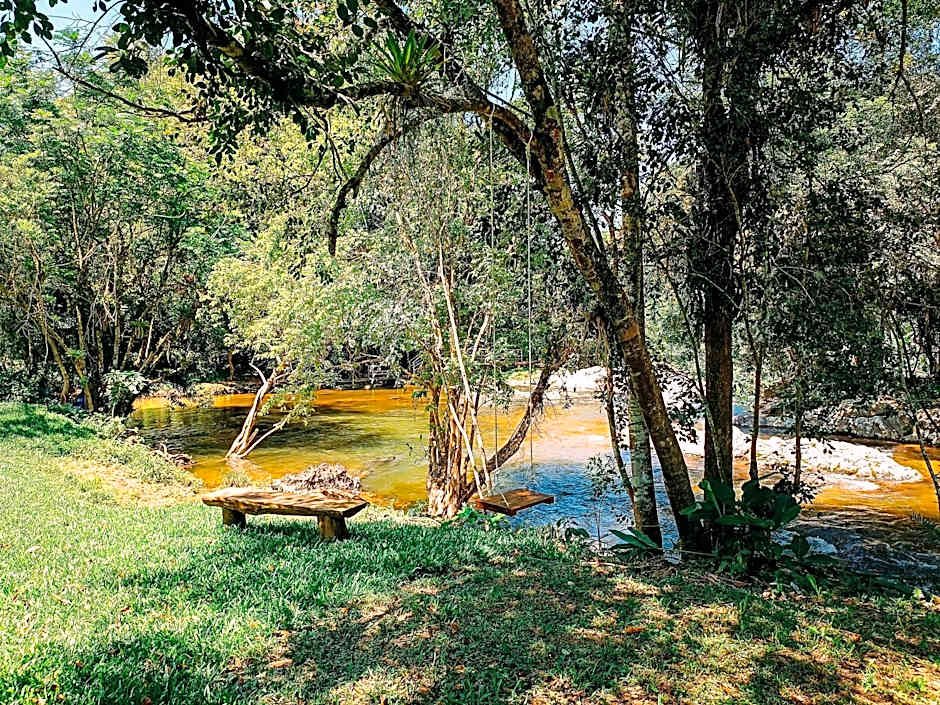 Suíte com cachoeira no quintal