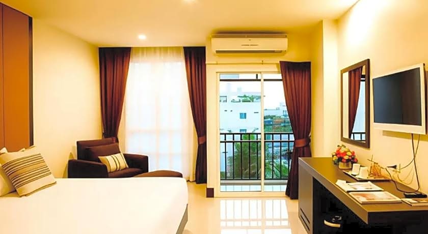 Crystal Suites Suvarnabhumi Airport