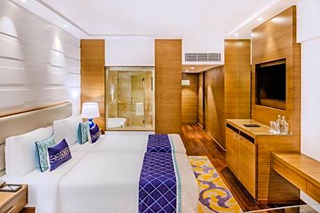 Deluxe Room City View Twin Bed