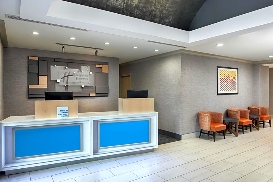 Holiday Inn Express & Suites I-26 & Us 29 At Westgate Mall, an IHG Hotel