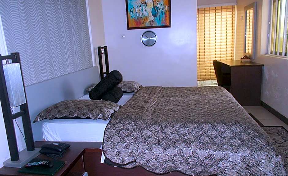 Beverly Heels Hotels