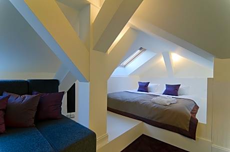 Double Room (1 Adult)