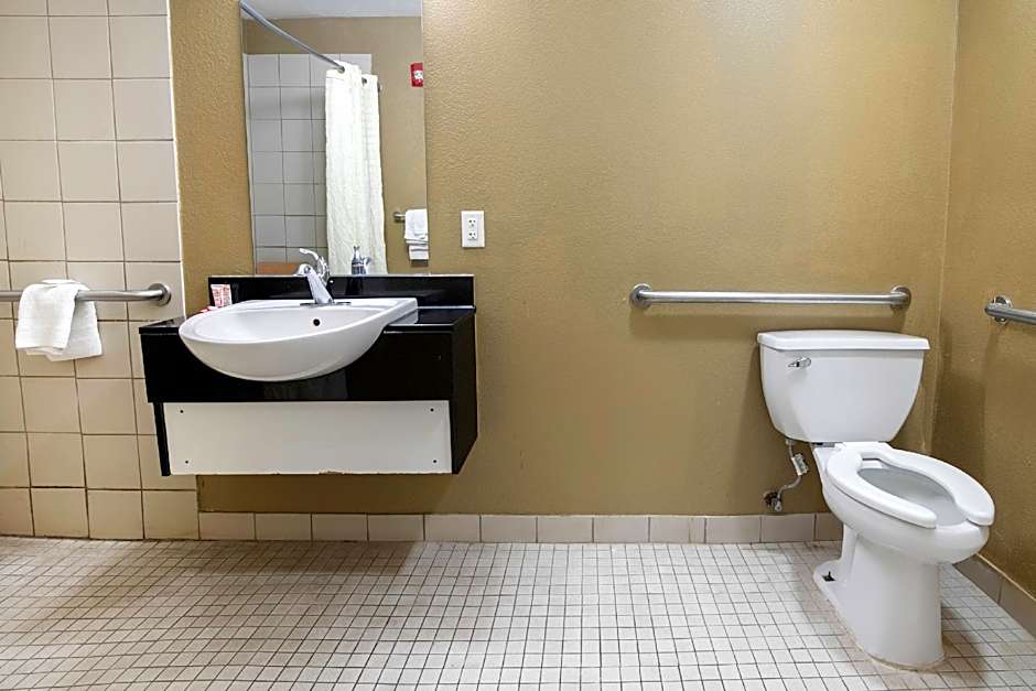 OYO Hotel Lake Charles Hwy 10