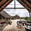 Bukela Game Lodge - Amakhala Game Reserve