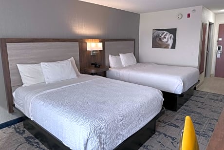 Double Room with Two Double Beds - Pet Friendly/Non-Smoking