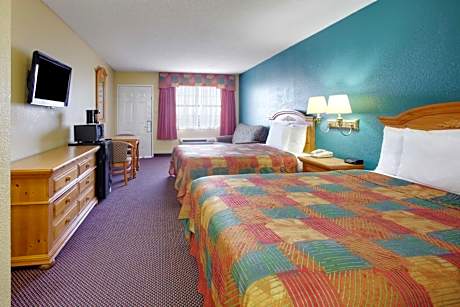 Queen Room with Two Queen Beds - Non-Smoking