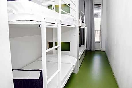 Bed in 4-Bed Dormitory Room with Bathroom