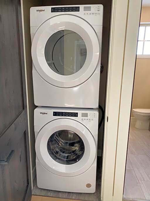 Cozy Modern Ski-in & Ski-out, Hot Tub, Townhouse