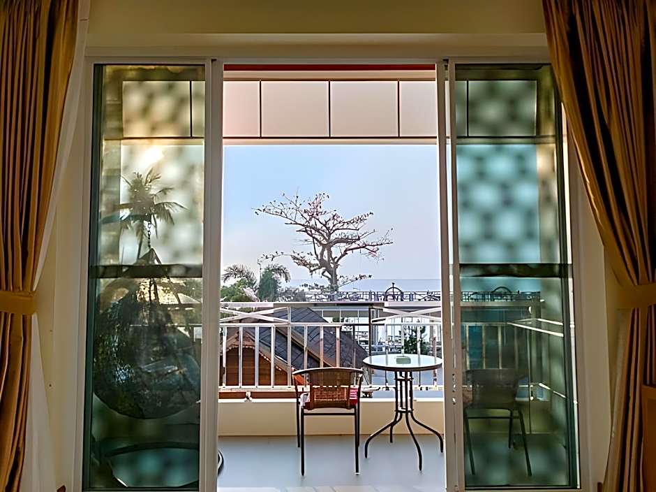 Mam Kai Bae Beach Resort