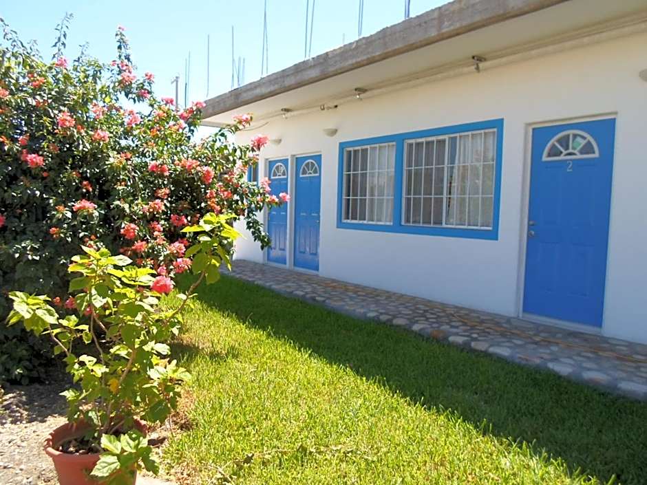 Hotel y Suites Del Paci­fico