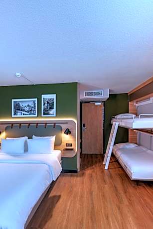Standard Room - 1 Queen Bed 2 Bunk Beds